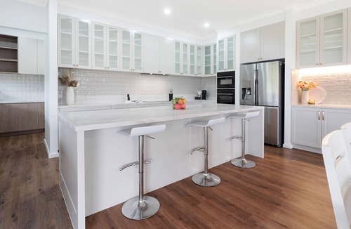 Berry House | Beach Berry Bliss - spacious country retreat with stylish living, outdoor entertaining