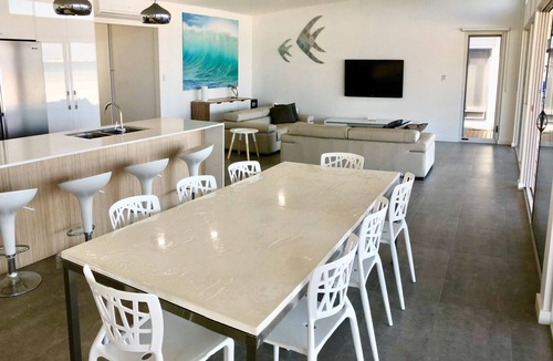 North Beach House | Beach Bliss Wallaroo Absolute beachfront location - step straight onto the sand