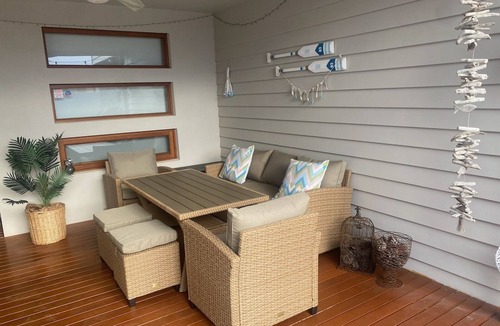 North Beach House | Beach Bliss Wallaroo Absolute beachfront location - step straight onto the sand