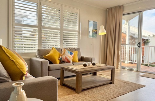 Caves Beach Villa | Beach Daze at Caves Beach Villas