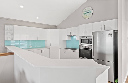 Fingal Bay House | Beach Duplex 72 Marine Dr - Fingal Bay