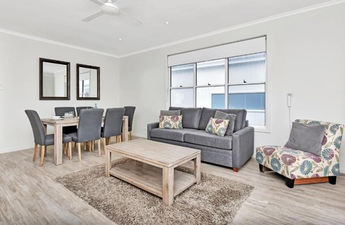 Caves Beach Villa | Beach Escape at Caves Beach Villas