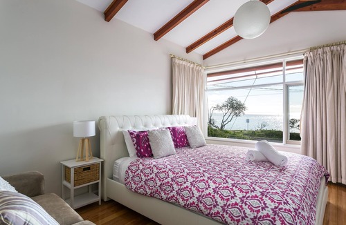 Safety Beach House | Beach Front Beauty@Safety Beach - Ddirectly opposite the beach with large back yard.