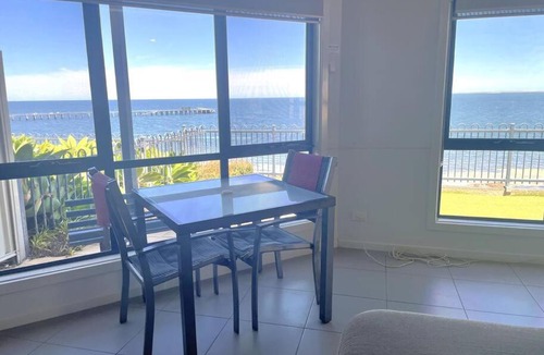 Port Victoria House | Beach Front Break