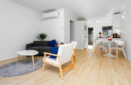 Bicton Apartment | Beach Getaway Villa: 2BR Fun!