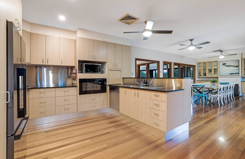 Wamberal House | BEACH HAUS- Beach front, great for family fun!