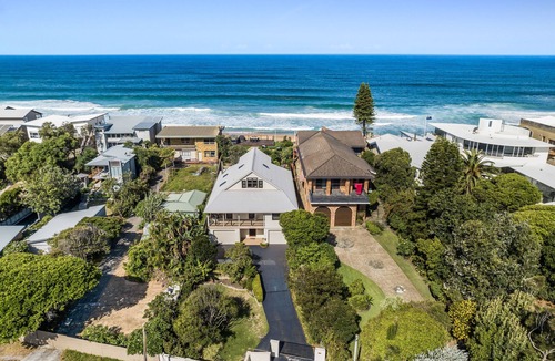 Wamberal House | BEACH HAUS- Beach front, great for family fun!