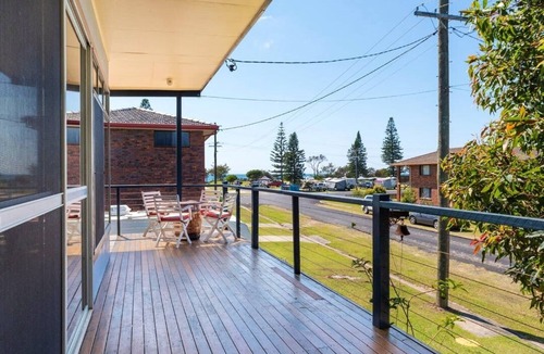 Brooms Head House | BEACH HAVEN - Amazing Balcony Views - Brooms Head NSW