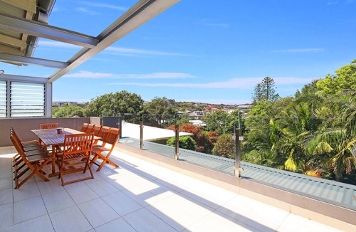 Terrigal Apartment | BEACH HAVEN | Close to beach , WIFI | Accom Holidays