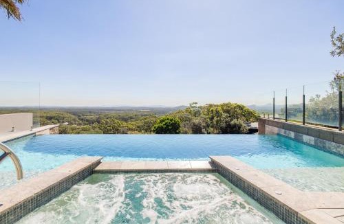Boat Harbour House | Beach House 7, Air Conditioned, Wi-Fi, Foxtel, Linen, Communal Pool and Spa