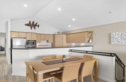 Fingal Bay House | Beach House 72A Marine Dr Fingal Bay