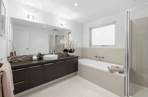 Torquay House | Beach house on a golf course