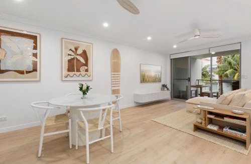 Narrabeen Apartment | Beach & Lake Narrabeen Apartment with Outdoor BBQ