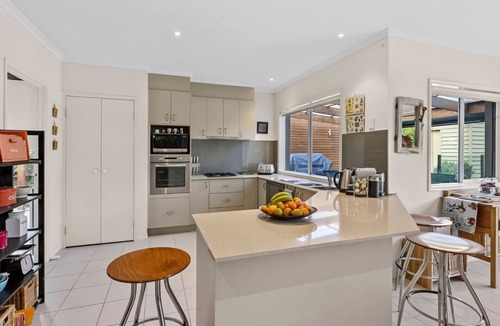 Torquay House | Beach Living Bliss – Pet-friendly stay with a pool, steps from the sand