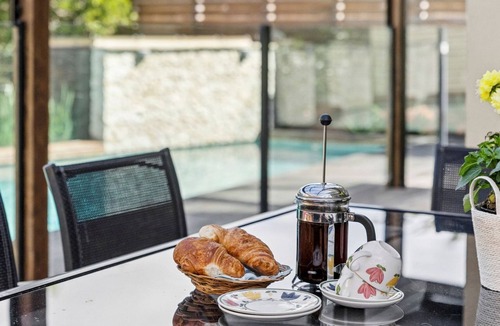 Torquay House | Beach Living Bliss – Pet-friendly stay with a pool, steps from the sand