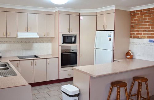 South West Rocks House | Beach Retreat - walk to the beach