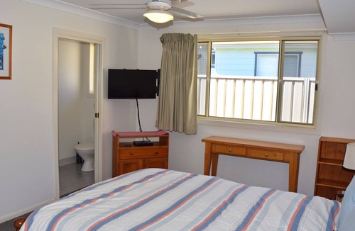South West Rocks House | Beach Retreat - walk to the beach