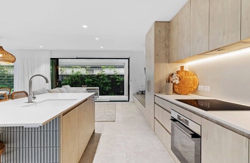 Hawks Nest House | Beach Retreat by Bobe