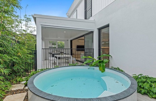 Hawks Nest House | Beach Retreat by Bobe