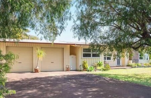 Busselton House | Beach Retreat on Kent- Bikes, Gas BBQ
