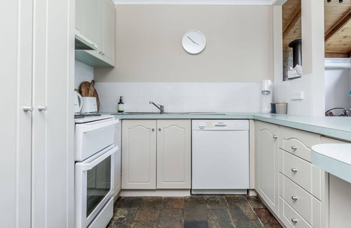Inverloch House | Beach Scene on Streeton