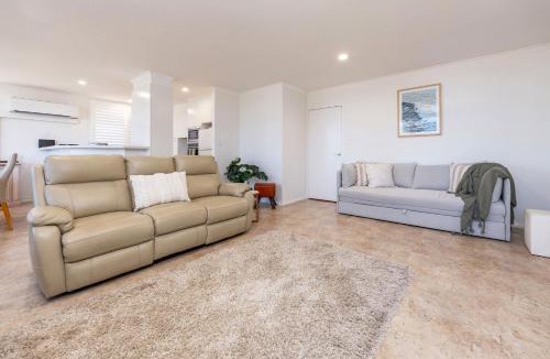 Tuncurry Apartment | Beach Street Oasis - Tuncurry