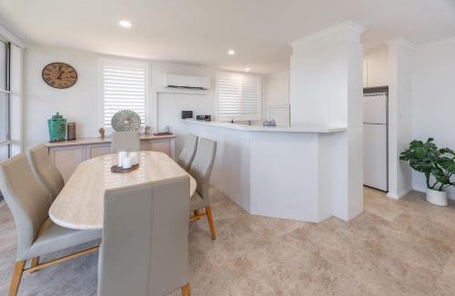 Tuncurry Apartment | Beach Street Oasis - Tuncurry