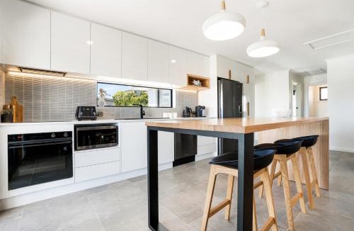 Bridport House | Beach Walk on Alfred