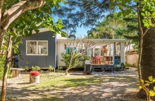 Suffolk Park House | Beachcombers Cottage - beachfront pet retreat