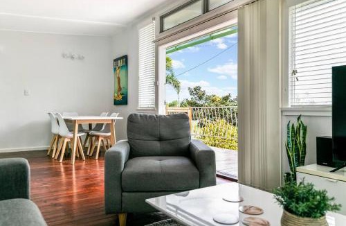 Yamba House | BEACHED @ YAMBA (water views, dog friendly, air con)
