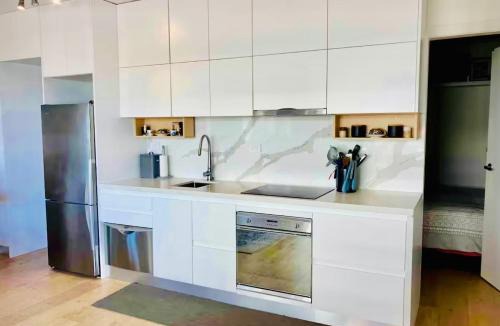 Bondi Beach Apartment | Beachfront 1 Bed, huge terrace Free Parking