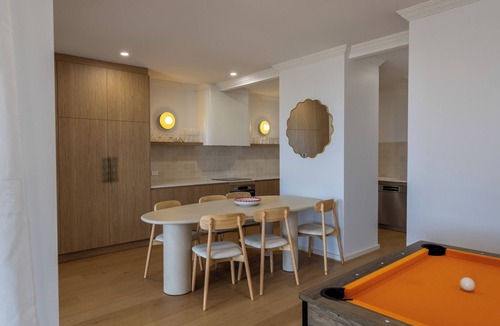 Henley Beach Apartment | Beachfront 3BR | New Renovation, Sauna, Pool Table