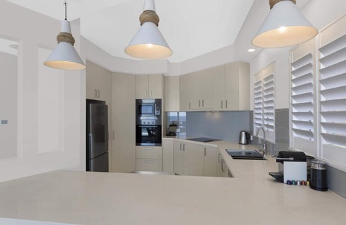 Avoca Beach Apartment | Beachfront Avoca Beach - Soundwaves 2