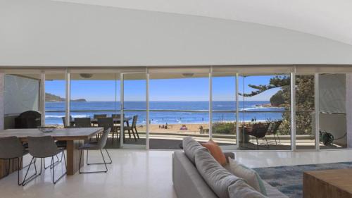 Avoca Beach House | Beachfront Avoca Beach - Soundwaves 2