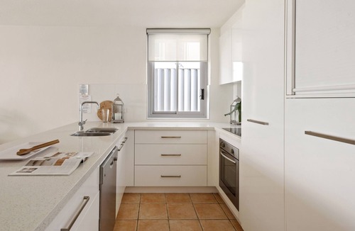 Noosa Heads Apartment | Beachfront Escape