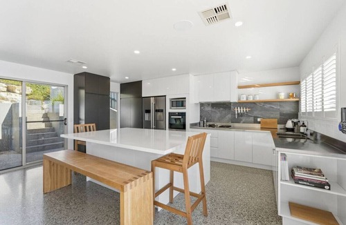 Opossum Bay House | Beachfront Escape + Hot Tub