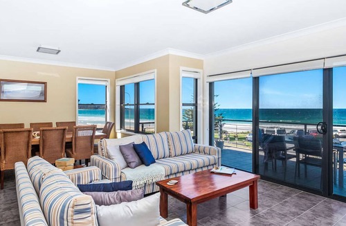 Mollymook Apartment | Beachfront Four - Remarkable apartment with breathtaking views