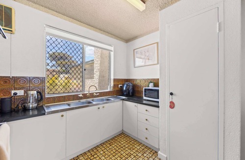Halls Head House | Beachfront Haven with Stunning Views