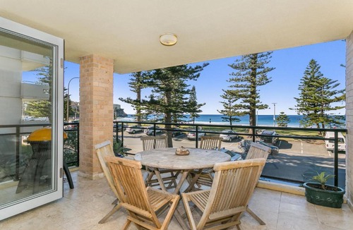 Manly Apartment | Beachfront on Golden Mile