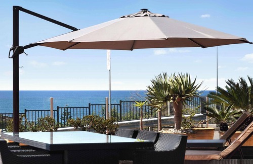 Terrigal Apartment | Beachfront | Views, Sleeps 8, Spa Bath