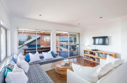 Angourie House | Beachies - Oceanstays