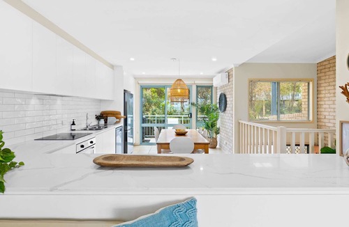 Long Beach House | Beachside 2-Bed Townhouse with Ocean Views