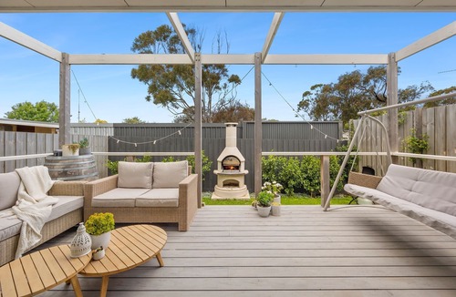 Torquay House | Beachside Bliss: 4 BR, 2.5 BA House in Torquay, Sleeps 10