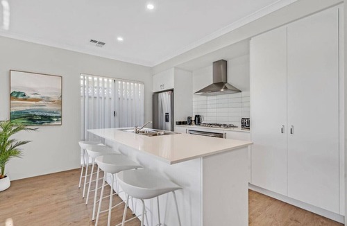 South Bunbury House | Beachside Bliss: Bunbury's Stylish Coastal Villa