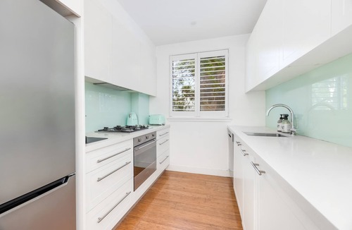 Bondi Apartment | Beachside Bliss, Bondi Beach with Parking