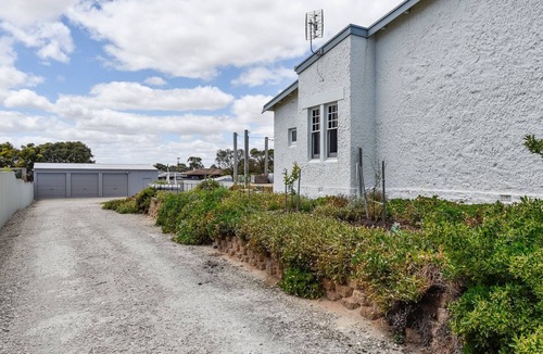 Lacepede House | Beachside Bungalow House