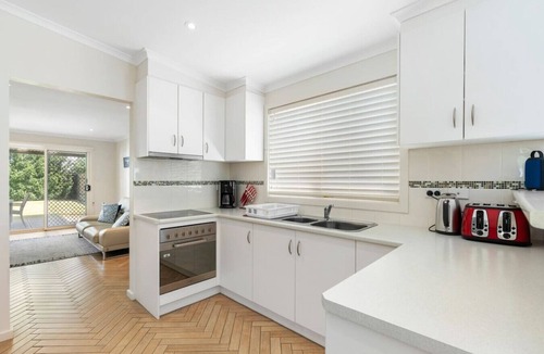 Encounter Bay House | Beachside Family Retreat | 4BR | Pet Friendly | Walk to Encounter Bay