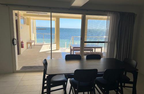 Ripon Apartment | Beachside & Jetty View 2 -Skippers Apartment