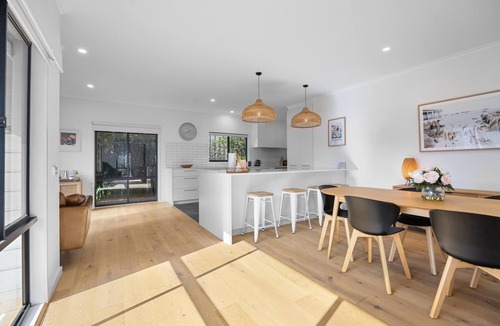 Blairgowrie House | Beachside Retreat Blairgowrie - Only 200m to the charming Blairgowrie Village and Bay beach