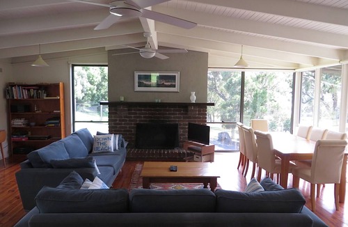 Lorne House | Beachview